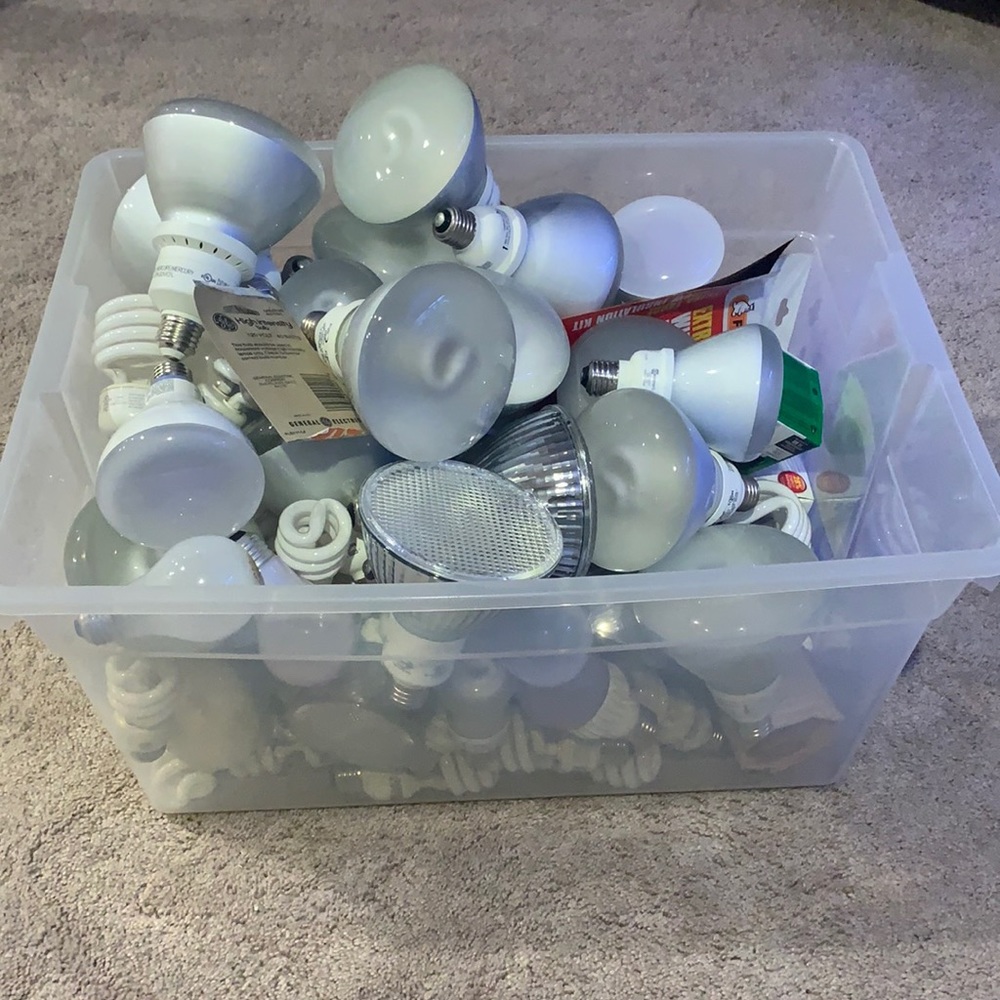 Bin of lightbulbs WILLING TO NEGOTIATE